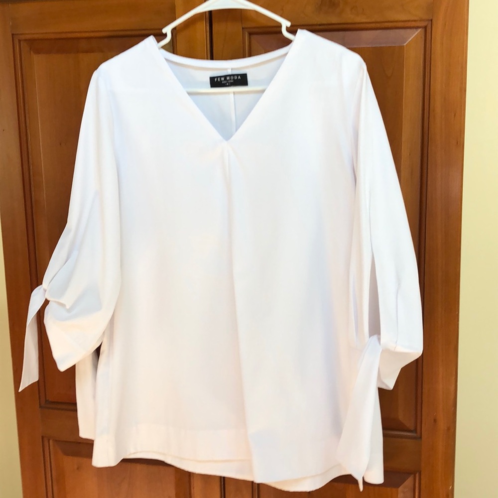 Beautiful tie sleeve blouse M